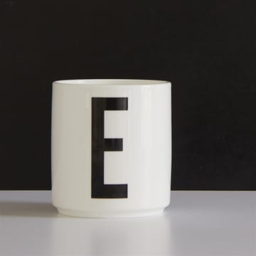 Taza con letra Design Letters - E - Design Letters