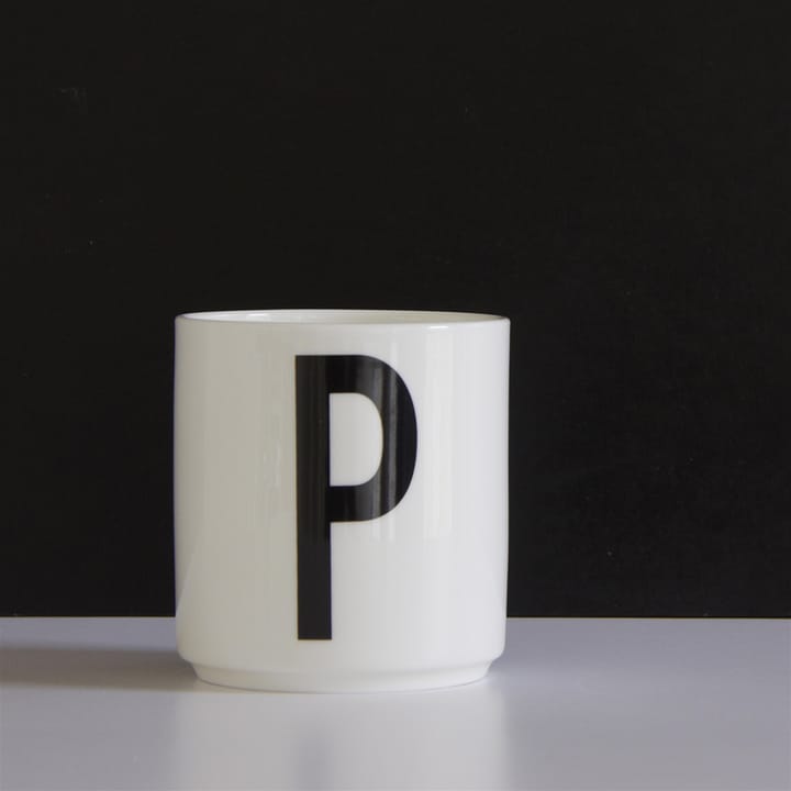 Taza con letra Design Letters - P - Design Letters