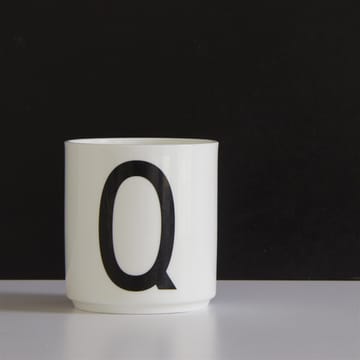 Taza con letra Design Letters - Q - Design Letters