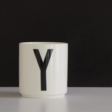 Taza con letra Design Letters - Y - Design Letters